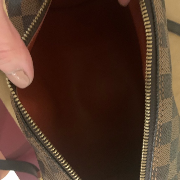 Authentic Louis Vuitton Papillon 26 in Damier - Picture 15 of 15